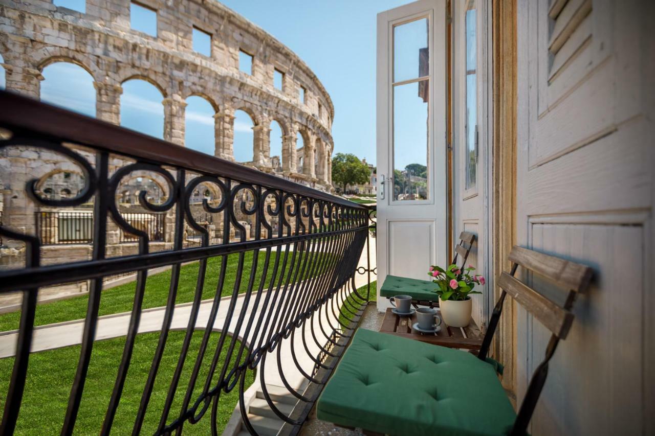 Amphitheatre Premium Apartment With Seaview Пула Екстериор снимка